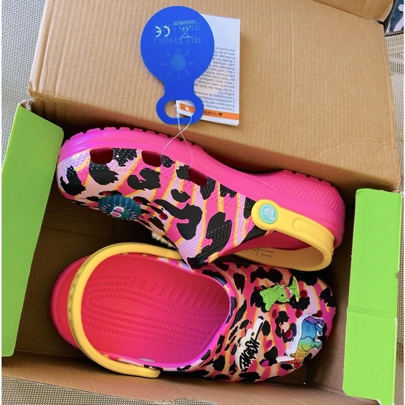 NWT CROCS 🦏Party Animal🐊 Sz-J6 Big Kids Shoes w/Non-Removable J-Bits Charms 1💡Up - Picture 3 of 16